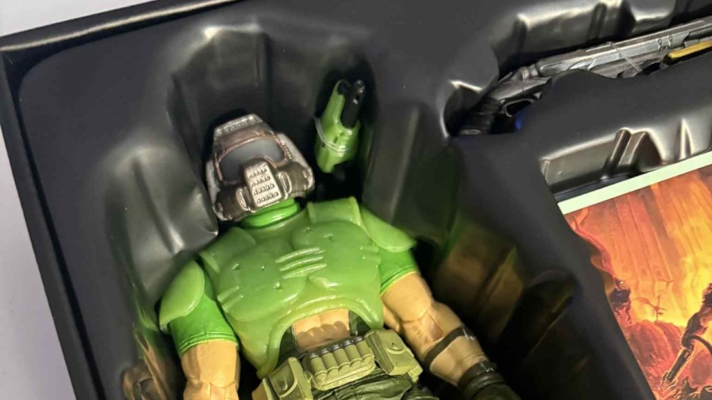 McFarlane DOOM Slayer Classic Glow In The Dark Edition (2024)-&nbsp;bemutató